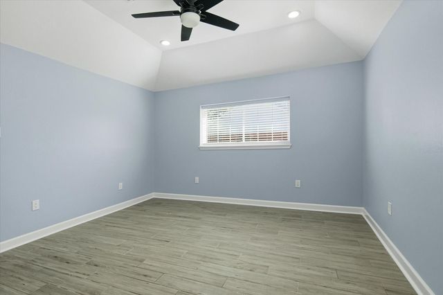 5006 Homewood Lane, Baytown, TX 77521