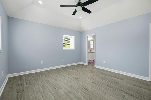 5006 Homewood Lane, Baytown, TX 77521