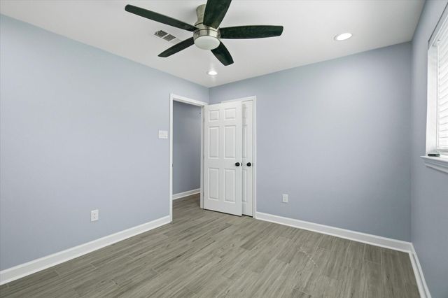 5006 Homewood Lane, Baytown, TX 77521