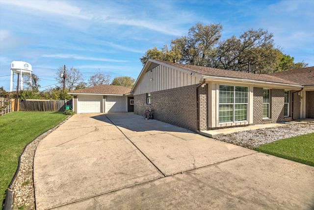 5006 Homewood Lane, Baytown, TX 77521