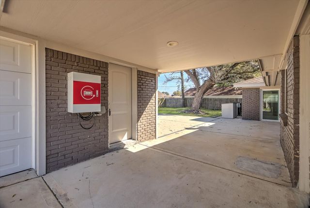 5006 Homewood Lane, Baytown, TX 77521