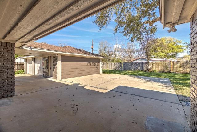 5006 Homewood Lane, Baytown, TX 77521