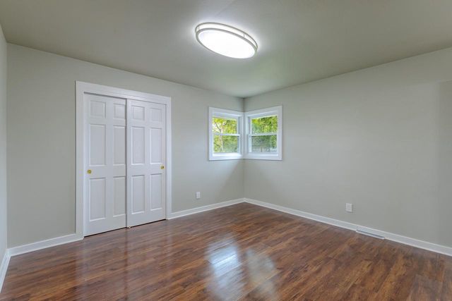 8014 S 13th STREET, Oak Creek, WI 53154