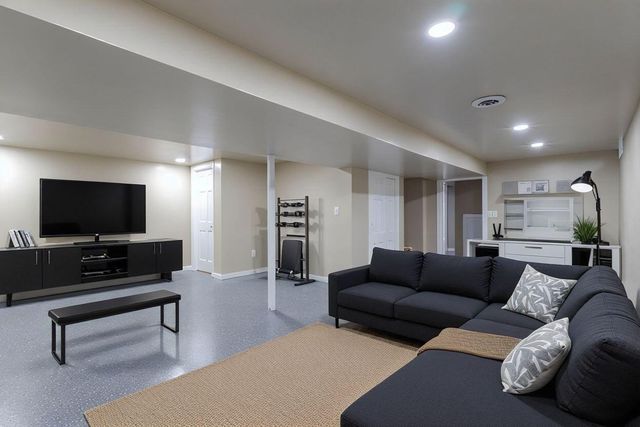 8014 S 13th STREET, Oak Creek, WI 53154