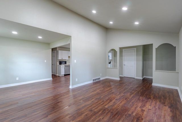 8014 S 13th STREET, Oak Creek, WI 53154