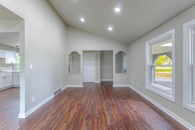 8014 S 13th STREET, Oak Creek, WI 53154