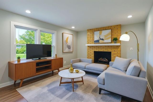 8014 S 13th STREET, Oak Creek, WI 53154