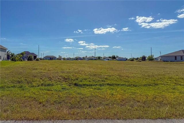 3910 NW 39th ST, Cape Coral, FL 33993