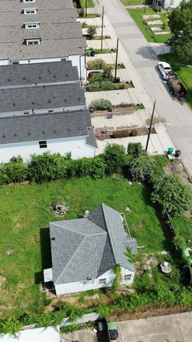 403 Sikes Street, Houston, TX 77018
