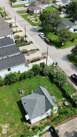 403 Sikes Street, Houston, TX 77018