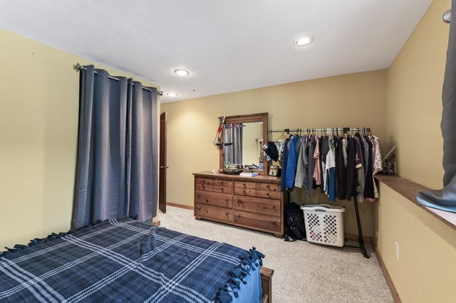 1564 Knoll Drive, Shoreview, MN 55126