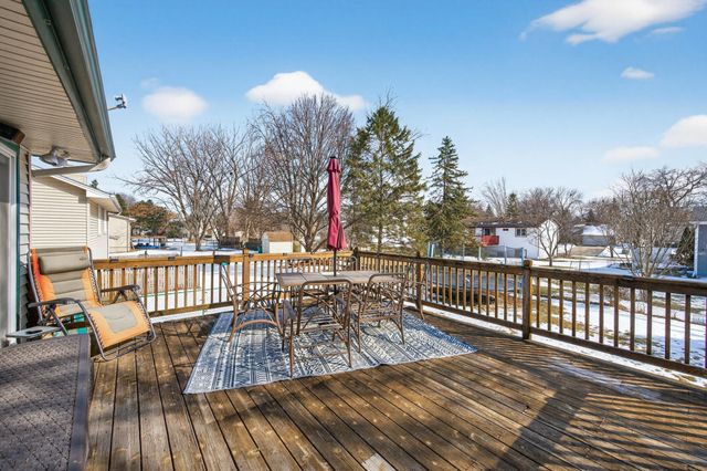 1564 Knoll Drive, Shoreview, MN 55126