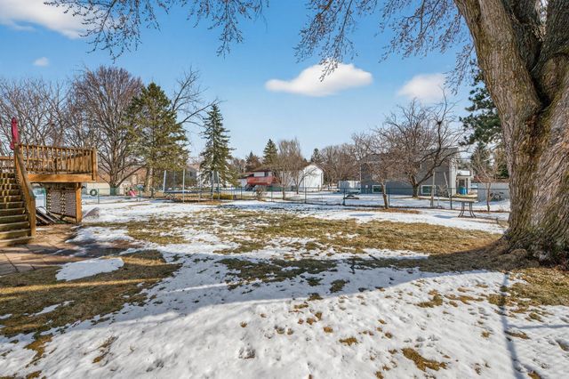 1564 Knoll Drive, Shoreview, MN 55126