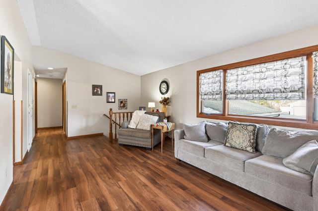 1564 Knoll Drive, Shoreview, MN 55126