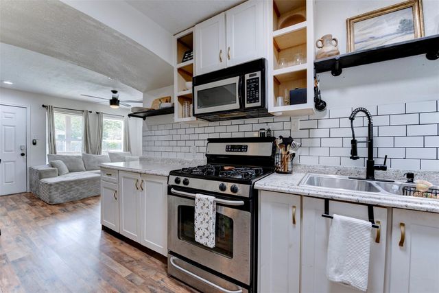 1121 Panama Street, Houston, TX 77009