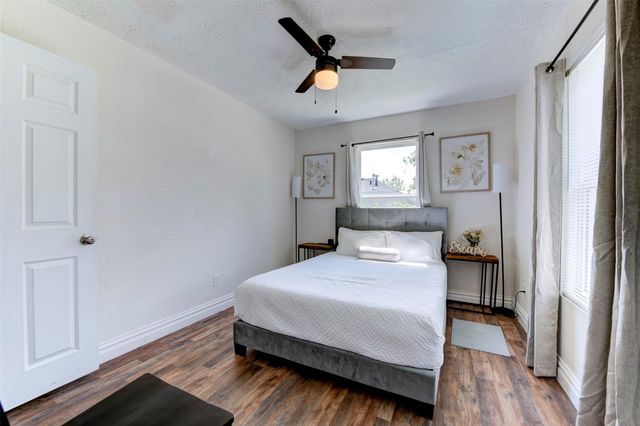 1121 Panama Street, Houston, TX 77009