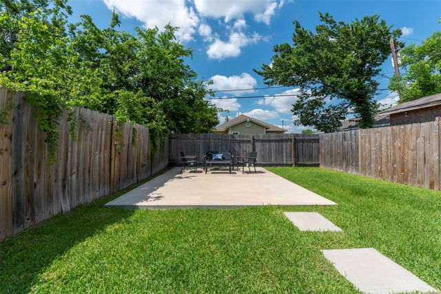 1121 Panama Street, Houston, TX 77009