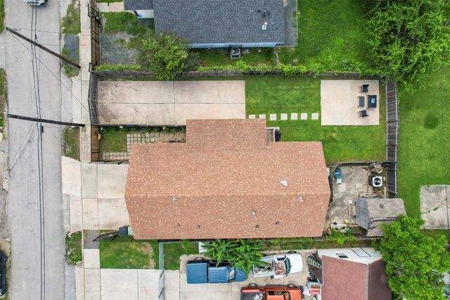 1121 Panama Street, Houston, TX 77009