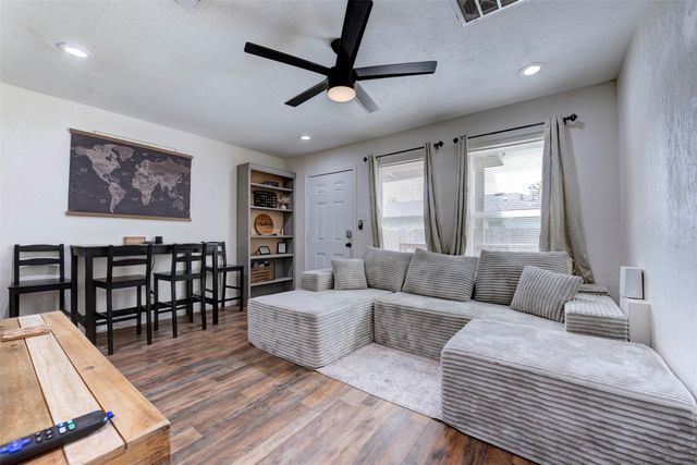 1121 Panama Street, Houston, TX 77009