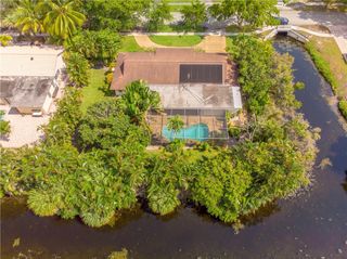 1701 SW 75th Ter, Plantation, FL 33317