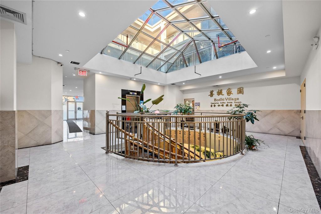 136-20 Booth Memorial Avenue 3K, Flushing, NY 11355 — photo 3