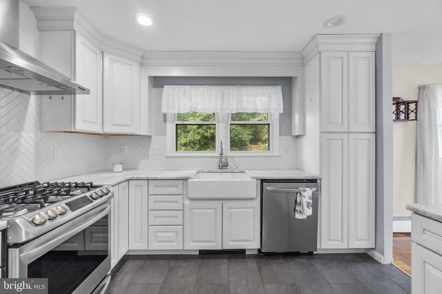 1800 PALO CIR, Baltimore, MD 21227