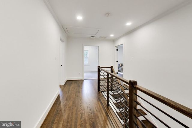 704 BLUEBERRY HILL RD, Mclean, VA 22101