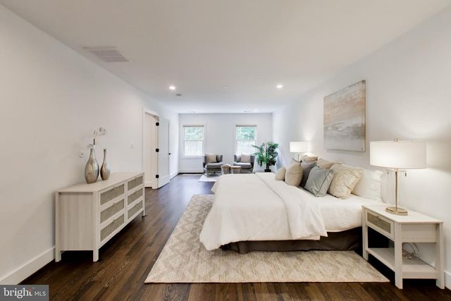 704 BLUEBERRY HILL RD, Mclean, VA 22101