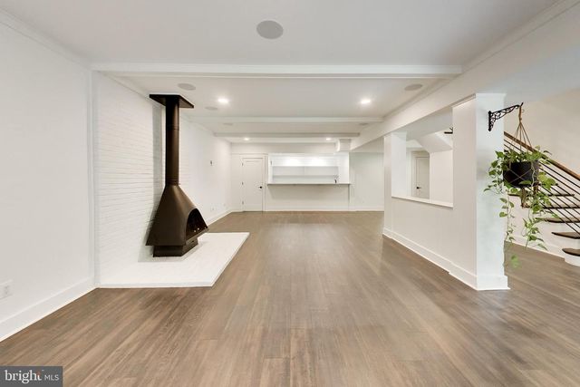 704 BLUEBERRY HILL RD, Mclean, VA 22101