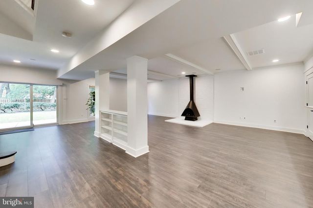 704 BLUEBERRY HILL RD, Mclean, VA 22101