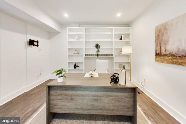 704 BLUEBERRY HILL RD, Mclean, VA 22101
