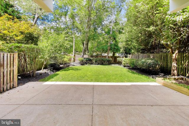 704 BLUEBERRY HILL RD, Mclean, VA 22101