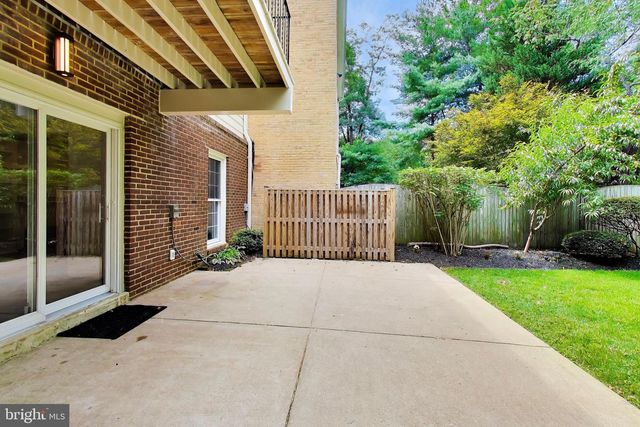 704 BLUEBERRY HILL RD, Mclean, VA 22101
