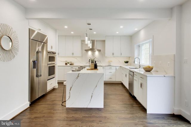 704 BLUEBERRY HILL RD, Mclean, VA 22101