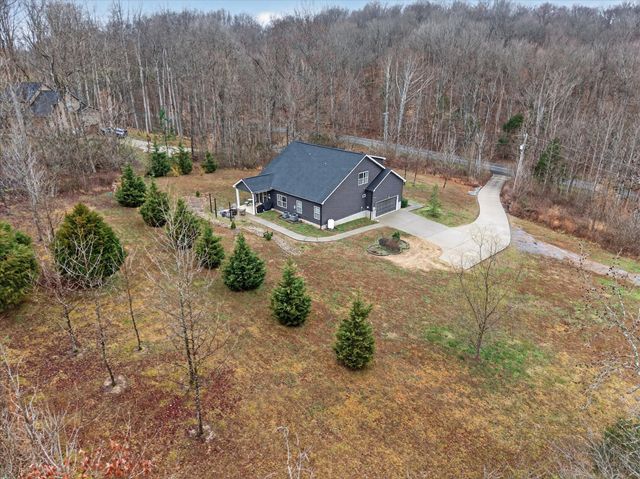 2140 Palmyra Rd, Palmyra, TN 37142