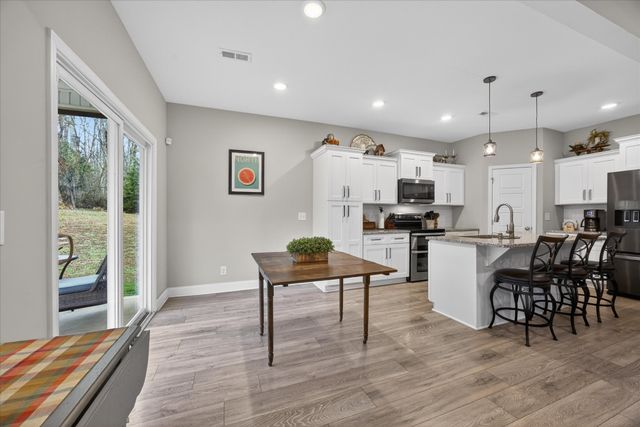 2140 Palmyra Rd, Palmyra, TN 37142