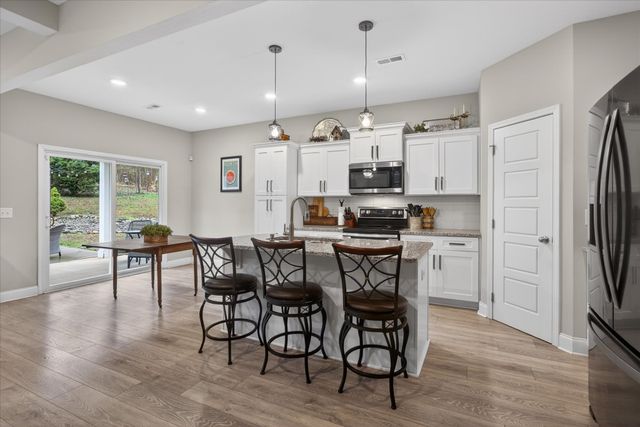 2140 Palmyra Rd, Palmyra, TN 37142