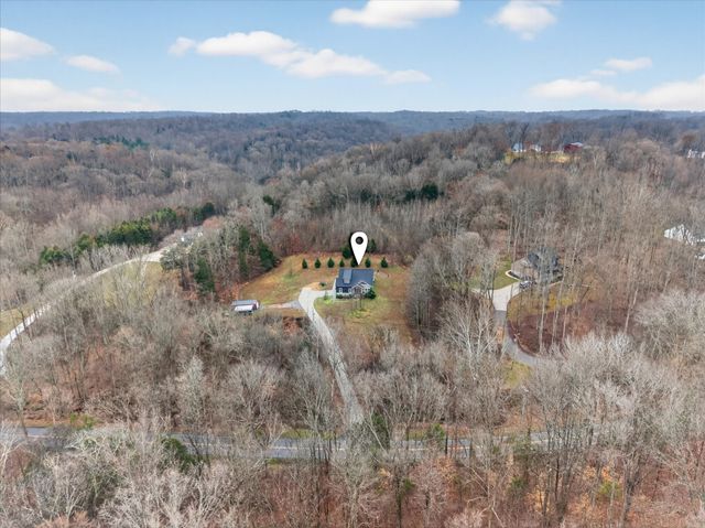 2140 Palmyra Rd, Palmyra, TN 37142