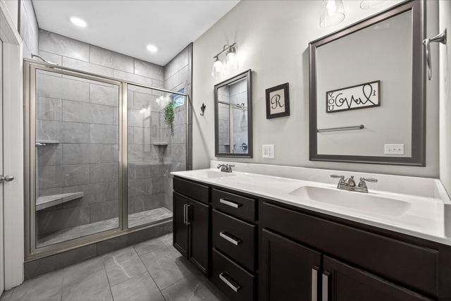 2140 Palmyra Rd, Palmyra, TN 37142