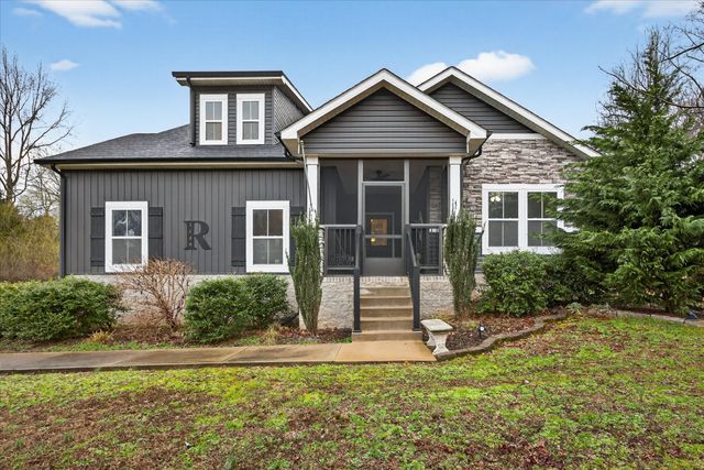 2140 Palmyra Rd, Palmyra, TN 37142