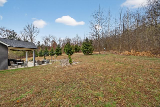 2140 Palmyra Rd, Palmyra, TN 37142