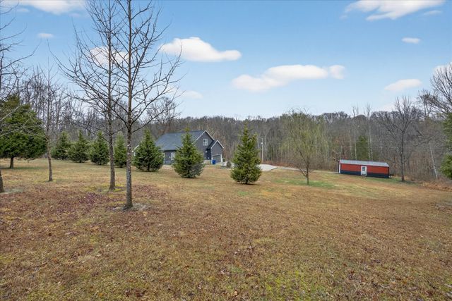 2140 Palmyra Rd, Palmyra, TN 37142