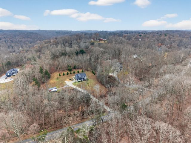 2140 Palmyra Rd, Palmyra, TN 37142