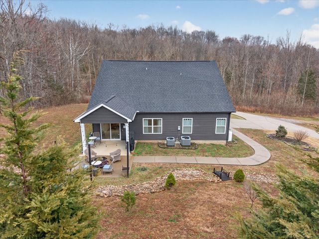 2140 Palmyra Rd, Palmyra, TN 37142