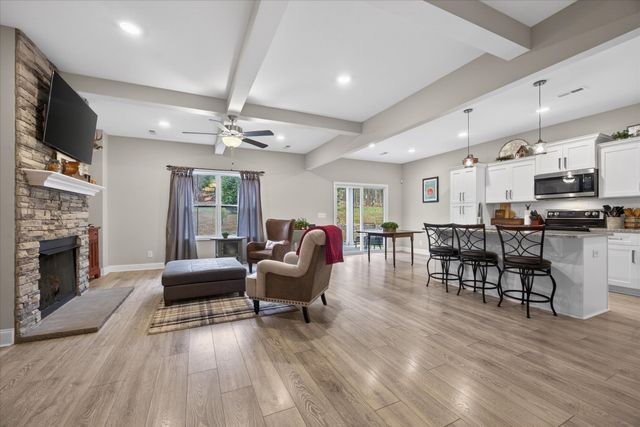 2140 Palmyra Rd, Palmyra, TN 37142