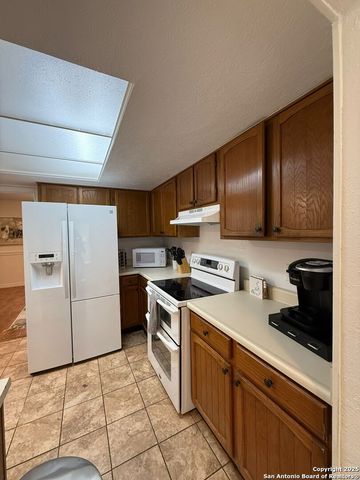 4702 Sunny Grove, San Antonio, TX 78217