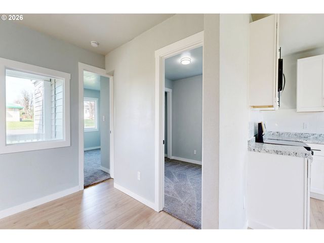 255 COLLEGE St, Adams, OR 97810