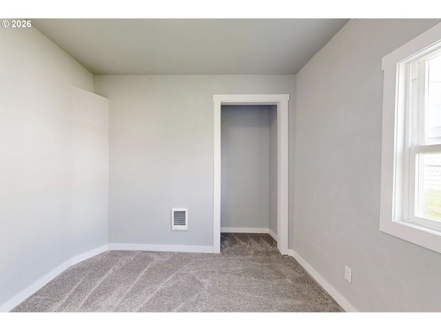 255 COLLEGE St, Adams, OR 97810