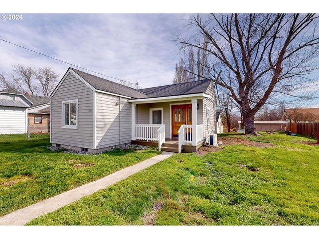 255 COLLEGE St, Adams, OR 97810