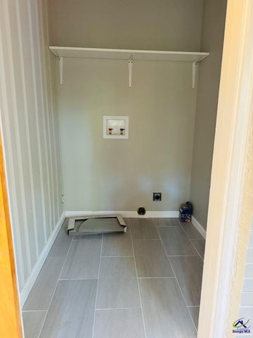 116 W LEWIS Street, Cochran, GA 31014